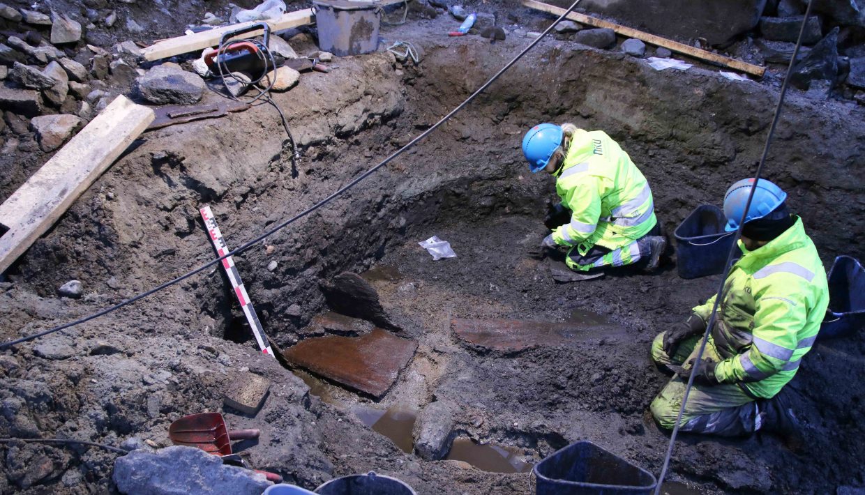 Domkirkeplassen i Bergen og et lite mysterium