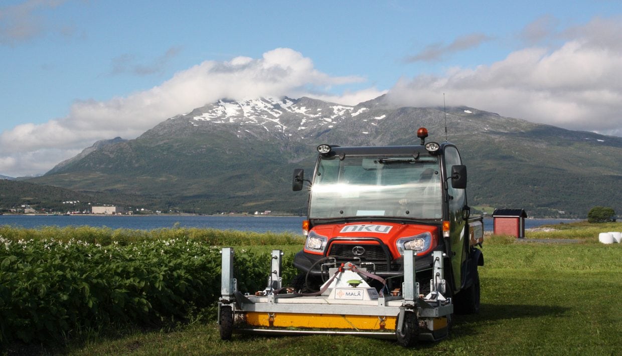 Motorisert georadar av typen MIRA på Evenskjer. Foto: Manuel Gabler, NIKU