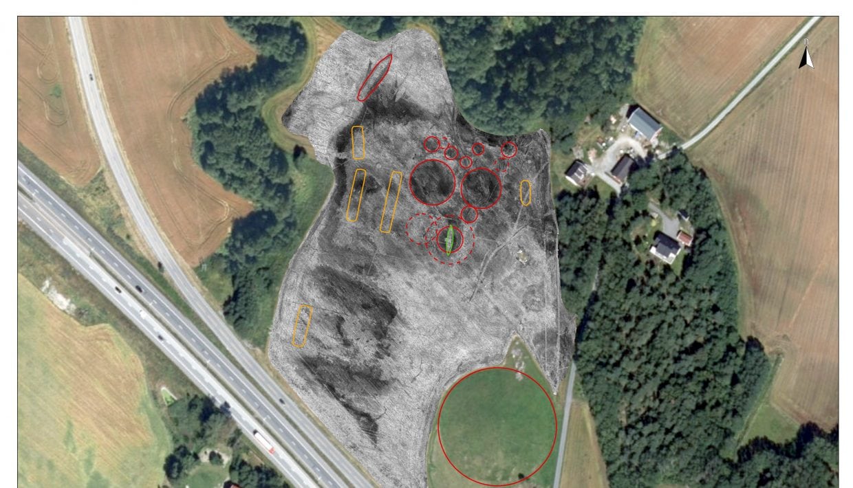 En georadar har avdekket spor av et vikingskip og en rekke gravhauger og hus fra jernalder ved Jellhaugen i Halden kommune.