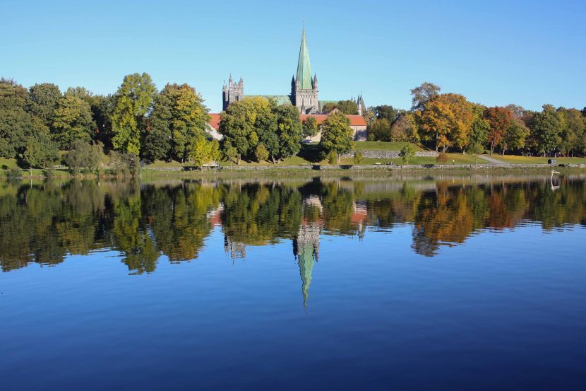 Nidarosdomen i Trondheim gjemmer mange innskrifter på veggene for dem som ser nøye etter.