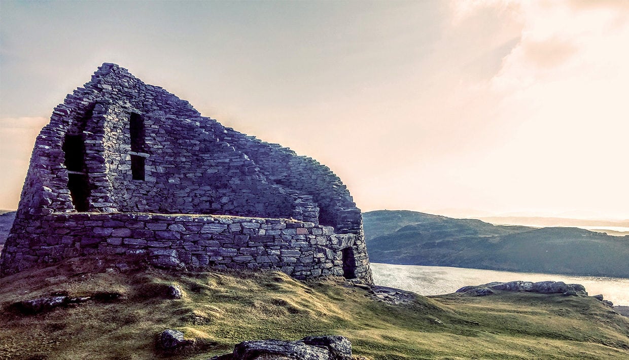 Dun Carloway Broch - Scotlands First Scheduled Monument. Wikimedia Commons CCBYSA4.0. Gajtalbot